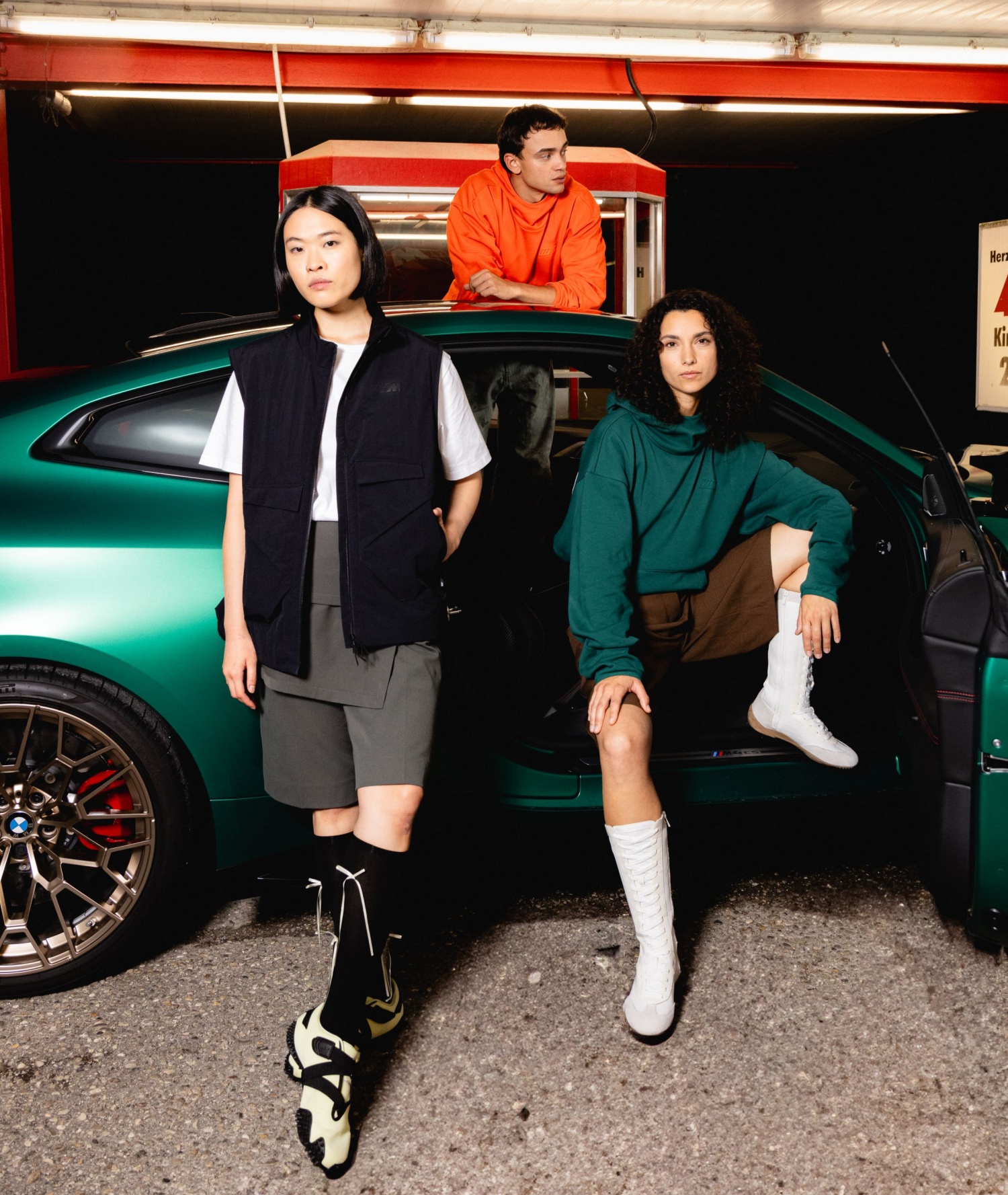 [新聞照片五] 活動期間亦提供 BMW Lifestyle 生活精品、加裝品限時禮遇，包含冬季禦寒、防雨單品優惠、歲末慶典專屬獻禮。